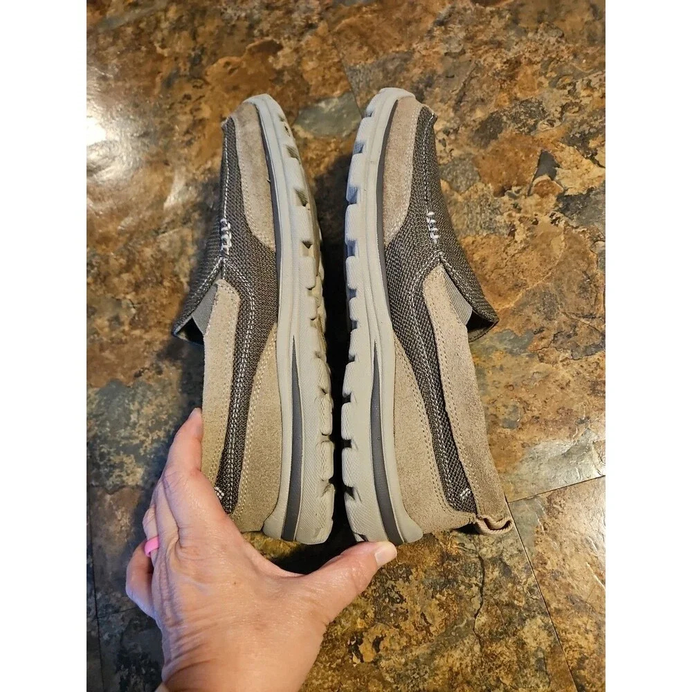 Skechers Relaxed Fit Men's Shoes Size 11 Brown/tan Canvas EXCELLENT CONDITION